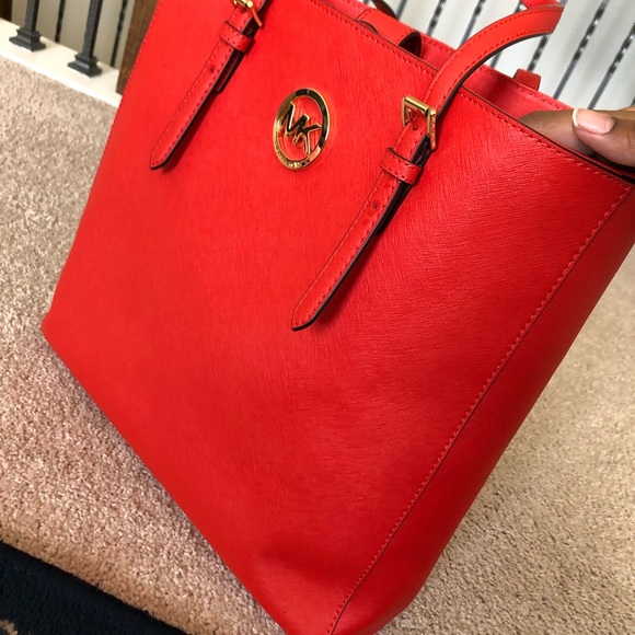 Red Michael Kors tote - Picture 2 of 6